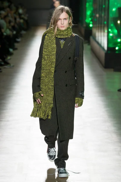 Look 41